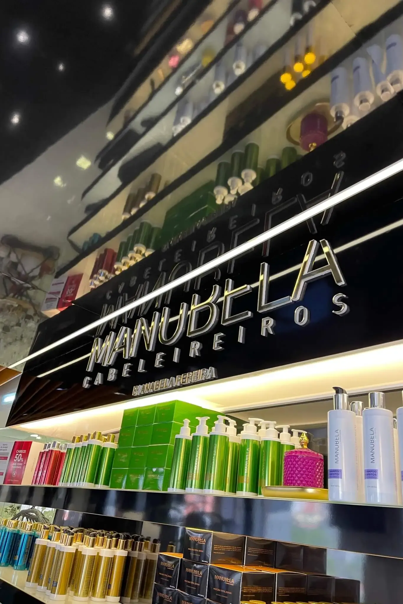 Letras em acrílico dourado espelhado