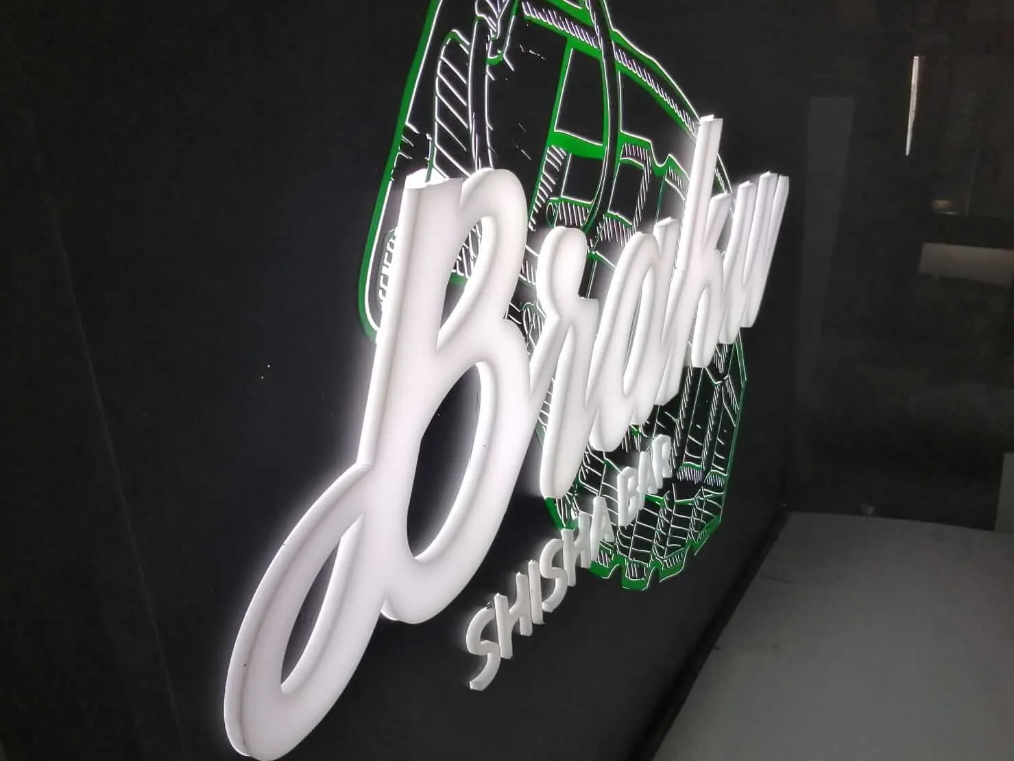 Reclamo Luminoso com Letras em Relevo